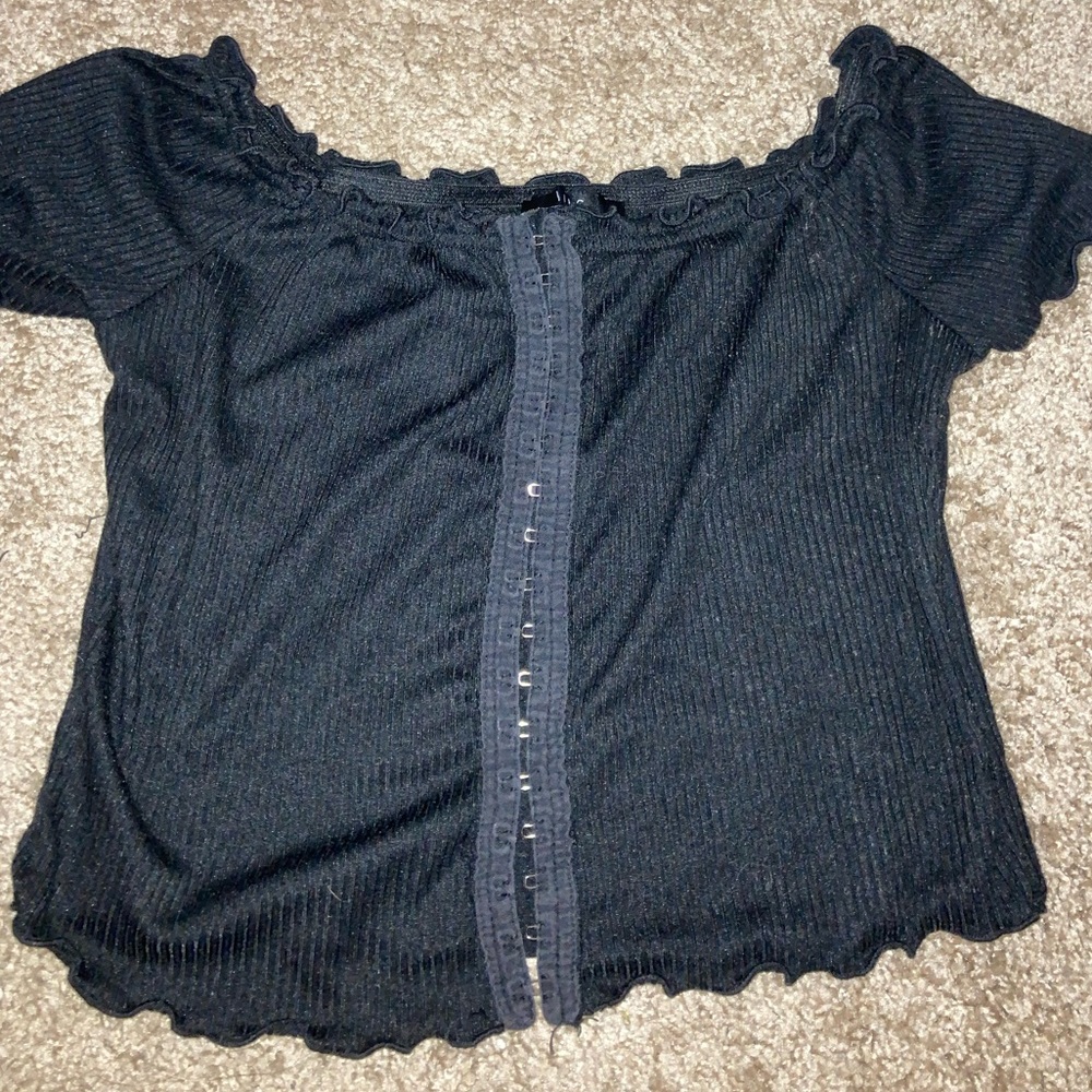 IRIS Black ruffled crop top